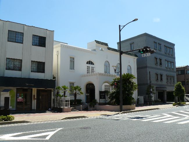 ���l����s����