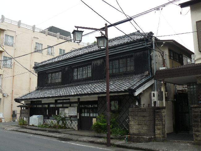 �؉��ۑ��Y����