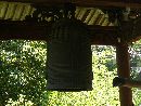 松月院の境内に時を紡ぐ梵鐘