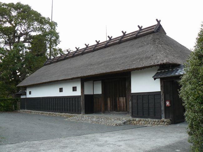 ���c�ƏZ��